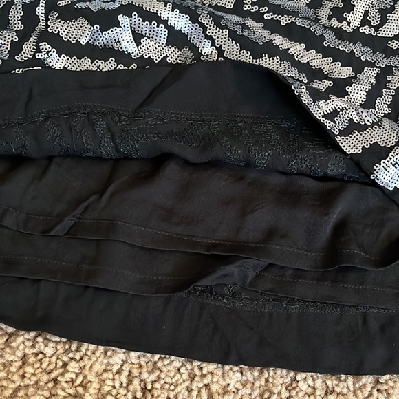 Theory size 6, sequin mini skirt - Picture 3 of 6